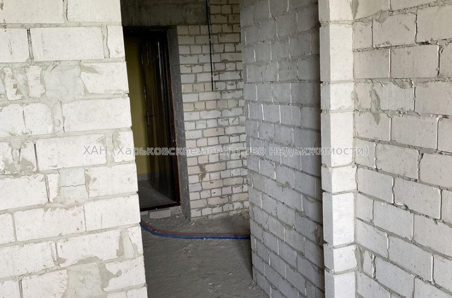 Продам квартиру, Шевченковский пер. , 2 кім., 57 м², без внутренних работ 