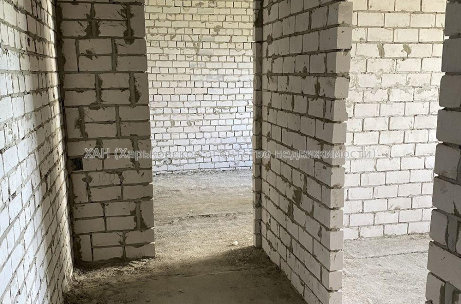 Продам квартиру, Шевченковский пер. , 2  ком., 57 м², без внутренних работ 