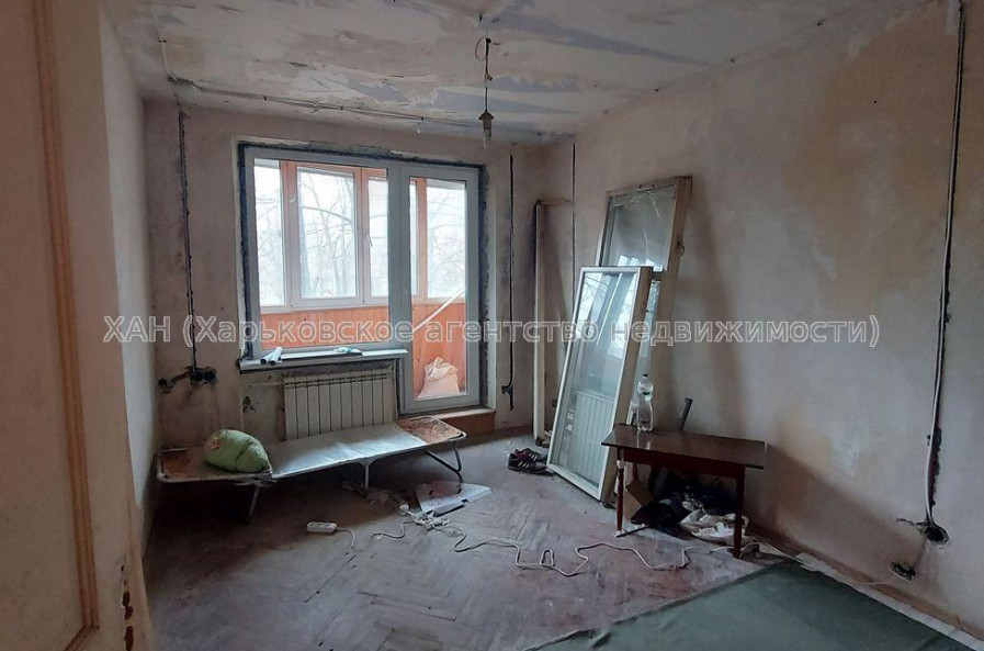 Продам квартиру, Гвардейцев Широнинцев ул. , 2  ком., 46 м², без ремонта 