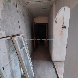 Продам квартиру, Гвардейцев Широнинцев ул. , 2  ком., 46 м², без ремонта