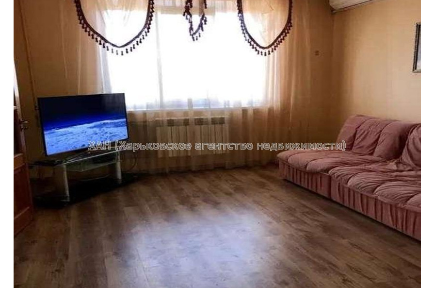 Продам квартиру, Ахсарова Энвера ул. , 3  ком., 67 м², капитальный ремонт 