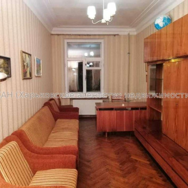 Продам квартиру, Мира ул. , 3 кім., 87 м², капитальный ремонт 