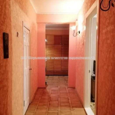 Продам квартиру, Мира ул. , 3 кім., 87 м², капитальный ремонт 