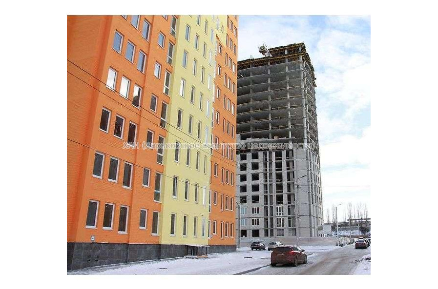 Продам квартиру, Гвардейцев Широнинцев ул. , 3 кім., 90 м², без внутренних работ 