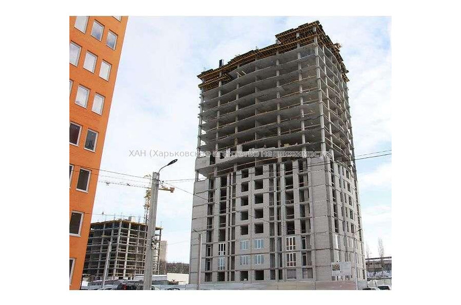 Продам квартиру, Гвардейцев Широнинцев ул. , 3 кім., 90 м², без внутренних работ 