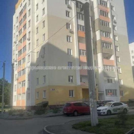 Продам квартиру, Мира ул. , 3 кім., 83 м², без внутренних работ