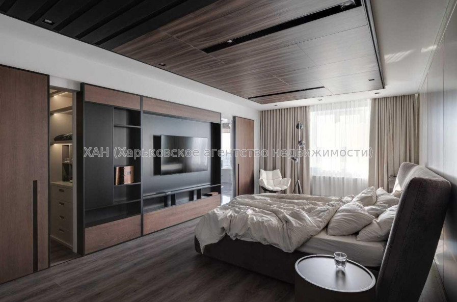 Продам квартиру, Яны Червоной ул. , 4 кім., 150 м², авторский дизайн 
