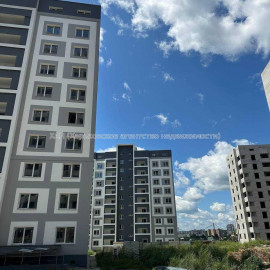 Продам квартиру, Полтавский Шлях ул. , 2  ком., 68.45 м², без внутренних работ