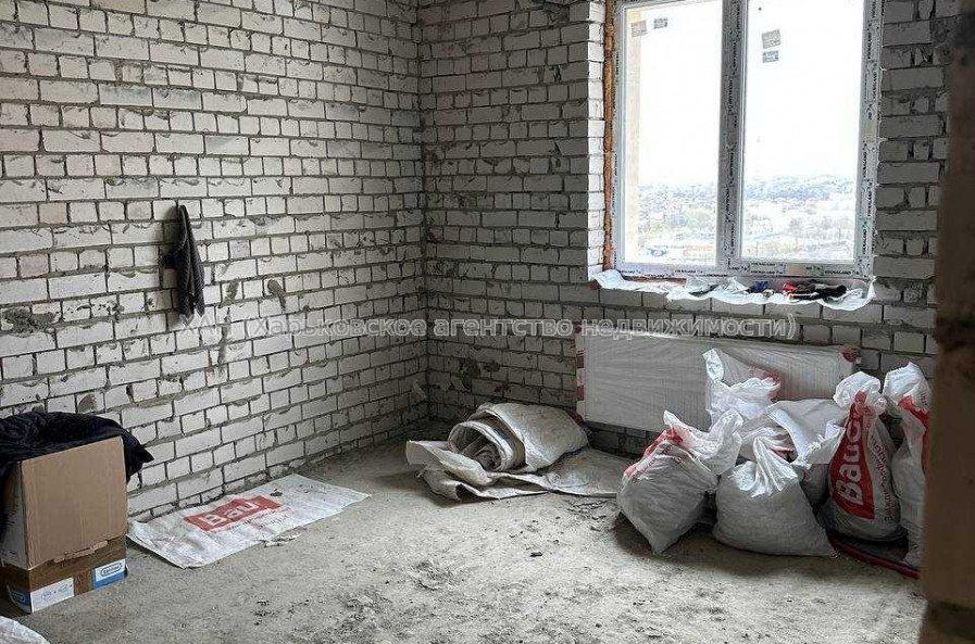 Продам квартиру, Героев Харькова просп. , 1  ком., 49 м², без внутренних работ 