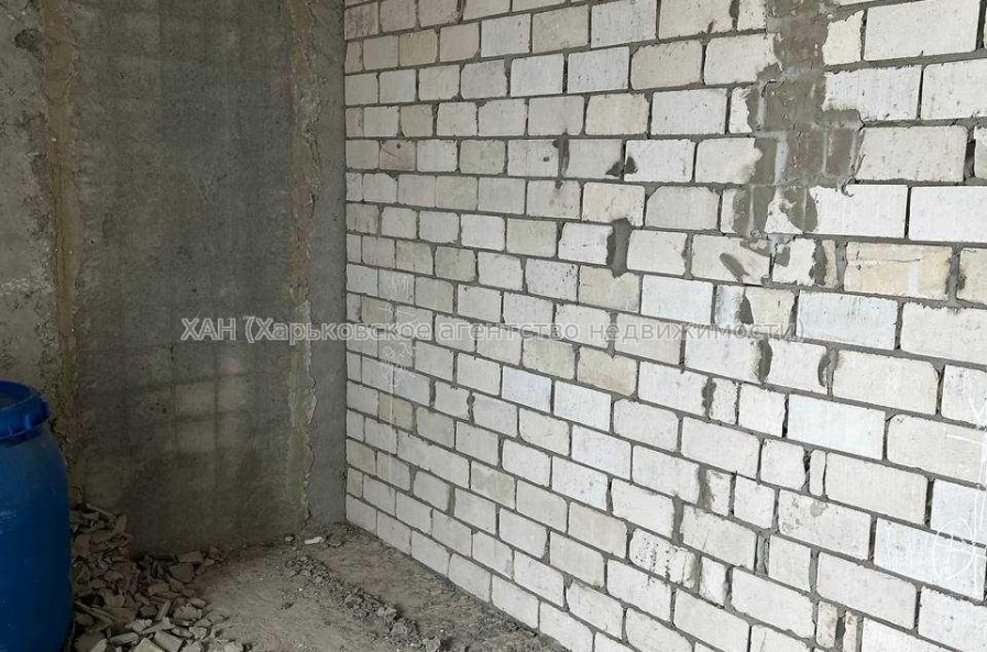 Продам квартиру, Героев Харькова просп. , 1  ком., 49 м², без внутренних работ 