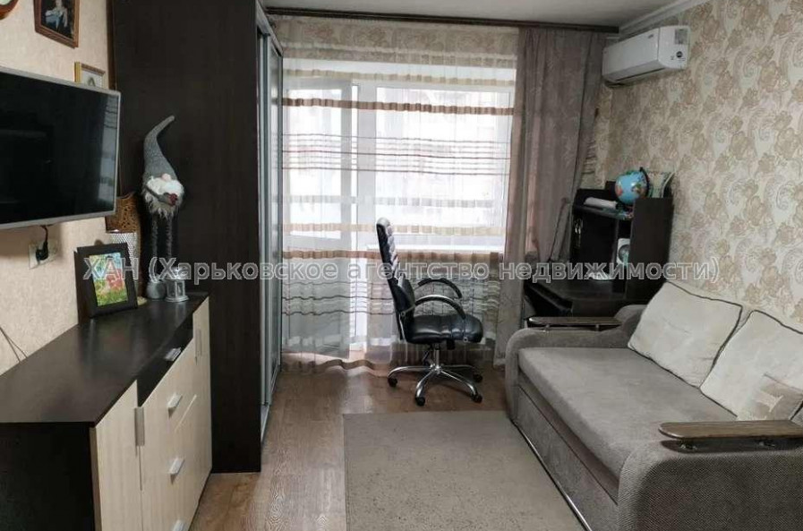 Продам квартиру, Любови Малой  просп. , 1  ком., 34 м², капитальный ремонт 