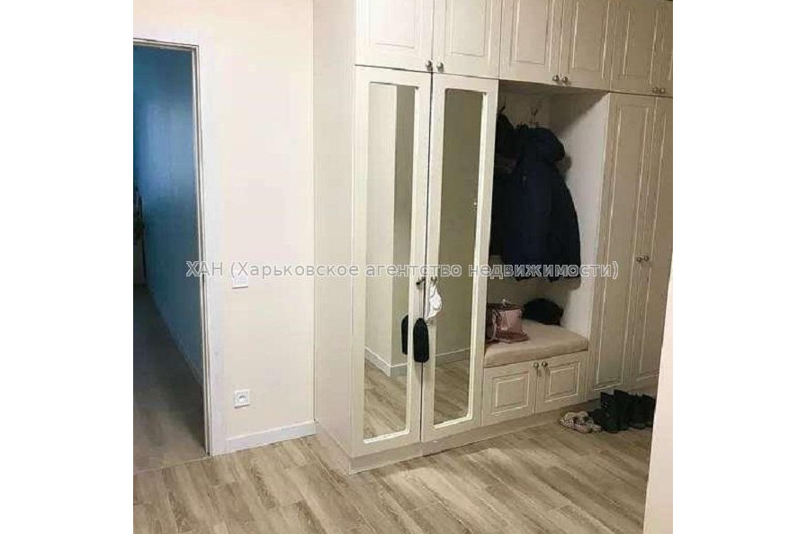 Продам квартиру, Гвардейцев Широнинцев ул. , 2  ком., 74 м², евроремонт 