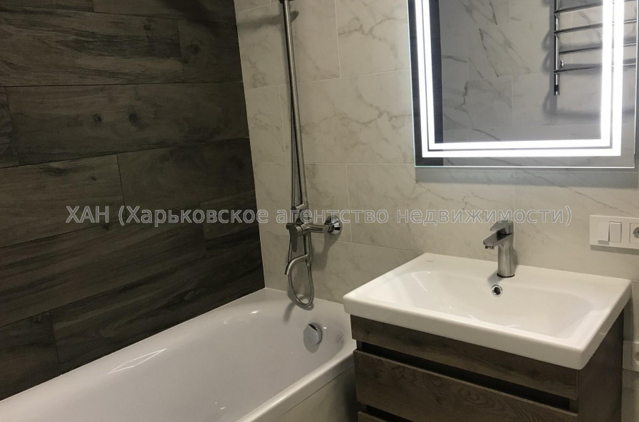 Продам квартиру, Зерновая ул. , 1 кім., 39 м², евроремонт 