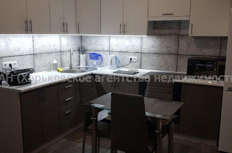 Продам квартиру, Мира ул. , 2 кім., 47 м², евроремонт 