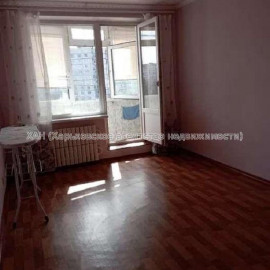 Продам квартиру, Героев Труда ул. , 2 кім., 43 м², косметический ремонт