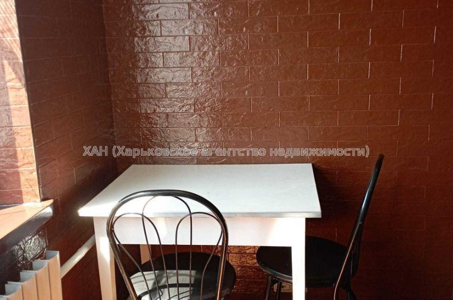 Продам квартиру, Непокоренных ул. , 2 кім., 43 м², косметический ремонт 