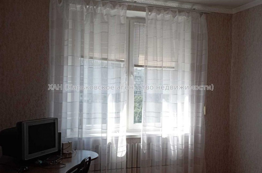Продам квартиру, Непокоренных ул. , 2 кім., 43 м², косметический ремонт 