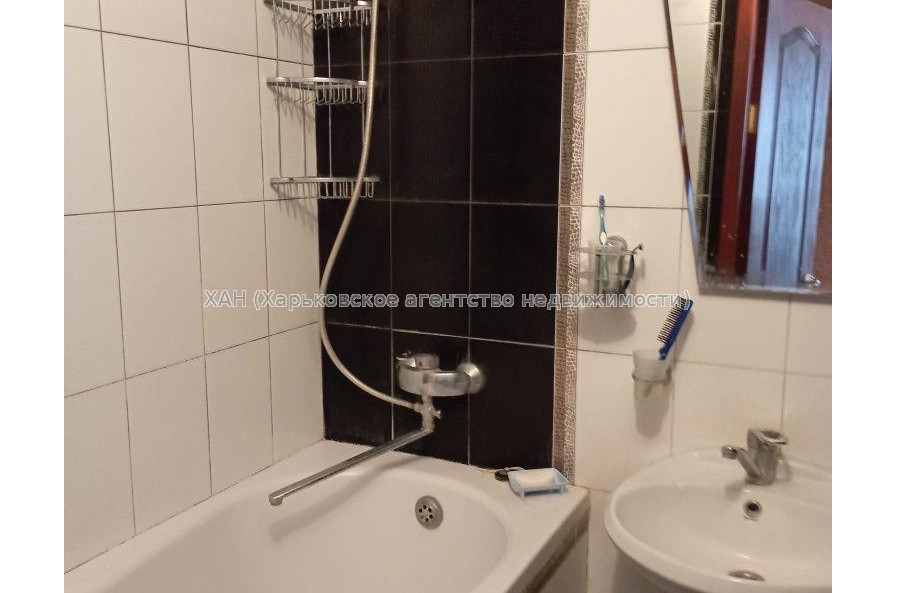 Продам квартиру, Непокоренных ул. , 2 кім., 43 м², косметический ремонт 