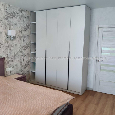 Продам квартиру, Роганская ул. , 2  ком., 72 м², евроремонт 