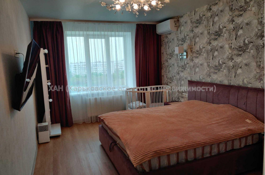 Продам квартиру, Роганская ул. , 2 кім., 72 м², евроремонт 