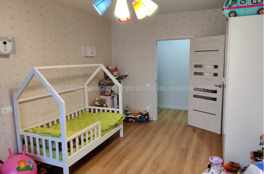 Продам квартиру, Роганская ул. , 2 кім., 72 м², евроремонт 