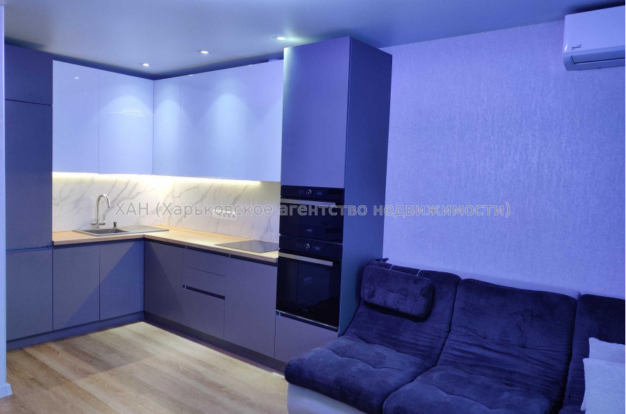 Продам квартиру, Роганская ул. , 2 кім., 72 м², евроремонт 