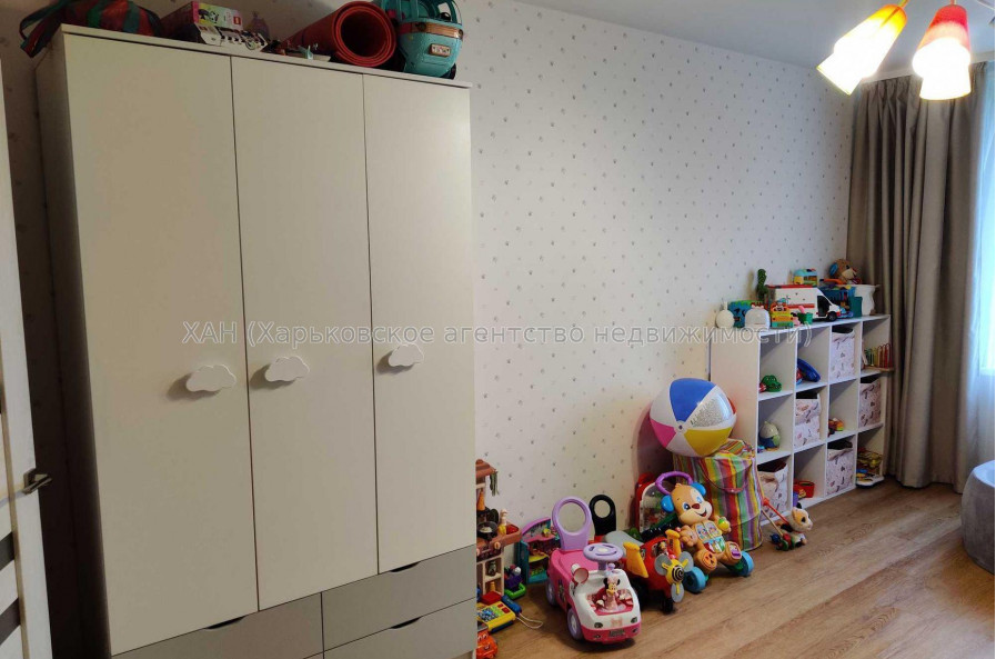 Продам квартиру, Роганская ул. , 2 кім., 72 м², евроремонт 