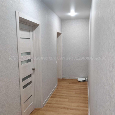 Продам квартиру, Роганская ул. , 2  ком., 72 м², евроремонт 