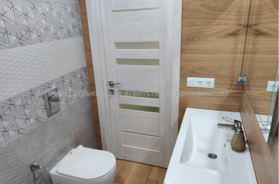 Продам квартиру, Роганская ул. , 2 кім., 72 м², евроремонт 