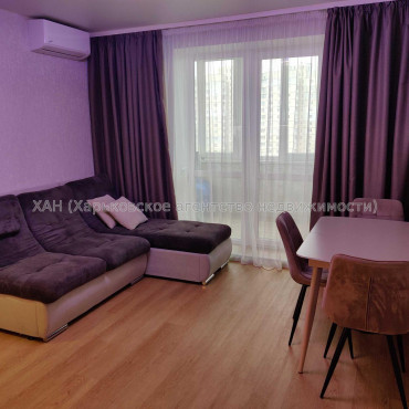 Продам квартиру, Роганская ул. , 2  ком., 72 м², евроремонт 