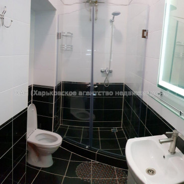 Продам квартиру, Барабашова академика ул. , 3 кім., 123 м², евроремонт 