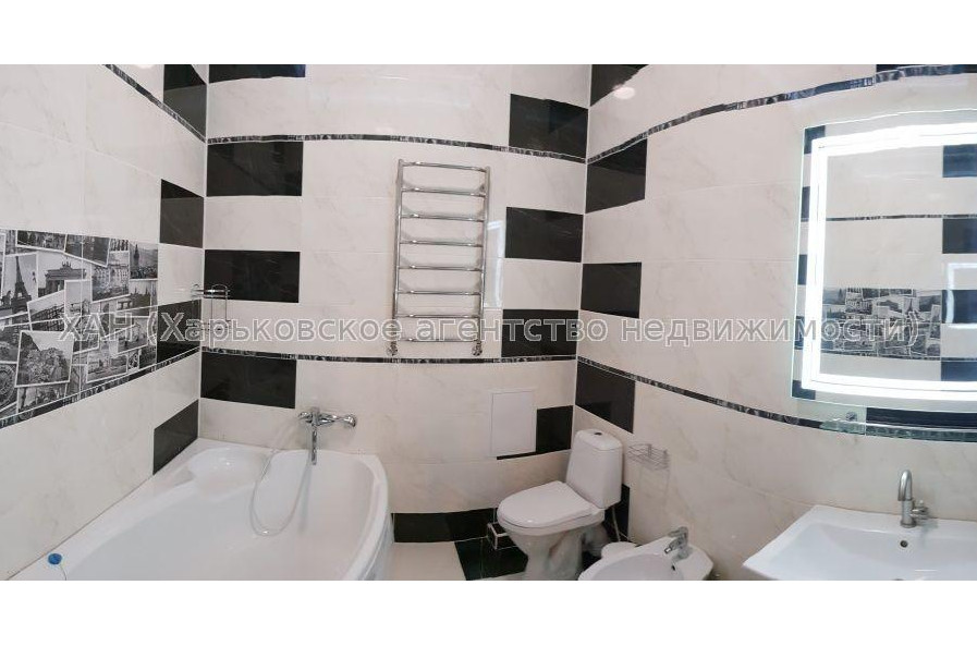 Продам квартиру, Барабашова академика ул. , 3 кім., 123 м², евроремонт 