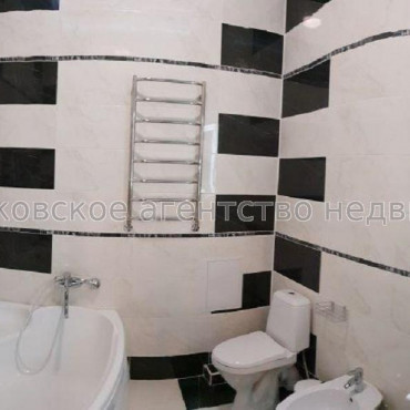 Продам квартиру, Барабашова академика ул. , 3 кім., 123 м², евроремонт 