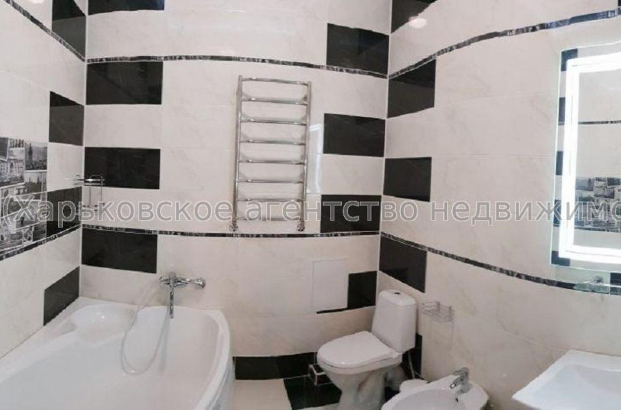Продам квартиру, Барабашова академика ул. , 3 кім., 123 м², евроремонт 