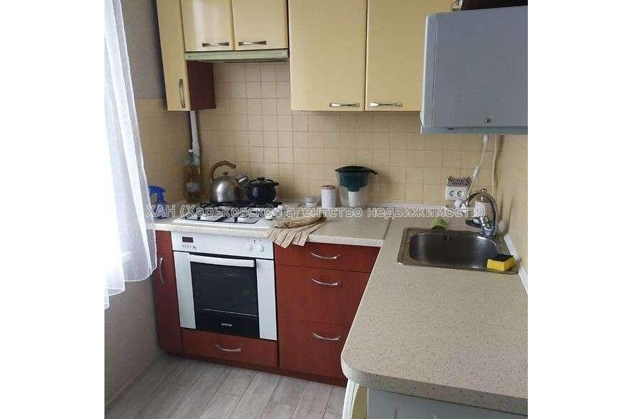 Продам квартиру, Библика ул. , 3 кім., 64 м², капитальный ремонт 