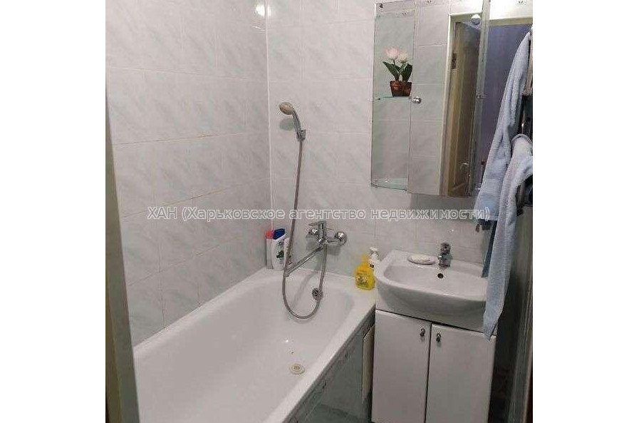 Продам квартиру, Библика ул. , 3  ком., 64 м², капитальный ремонт 