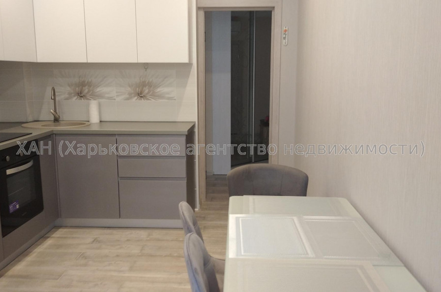 Продам квартиру, Гвардейцев Широнинцев ул. , 2  ком., 63 м², евроремонт 