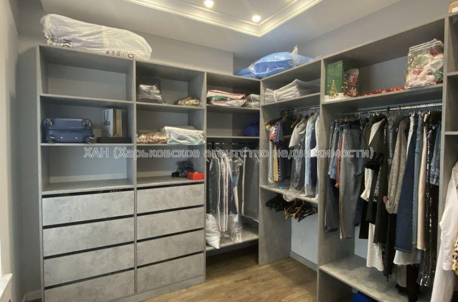 Продам квартиру, Клеменова Дача ул. , 3 кім., 103 м², авторский дизайн 
