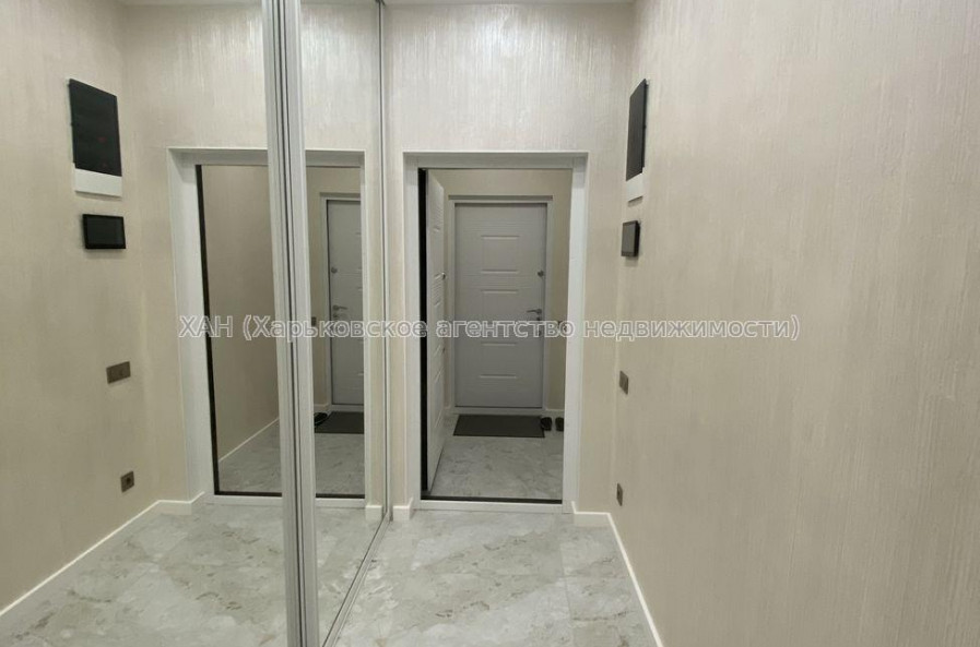 Продам квартиру, Клеменова Дача ул. , 3 кім., 103 м², авторский дизайн 
