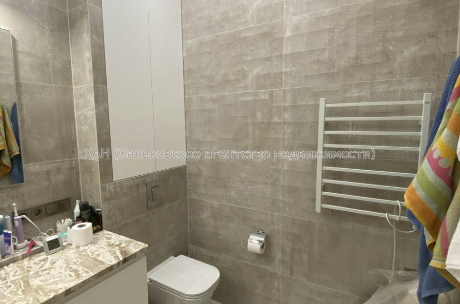 Продам квартиру, Клеменова Дача ул. , 3 кім., 103 м², авторский дизайн 