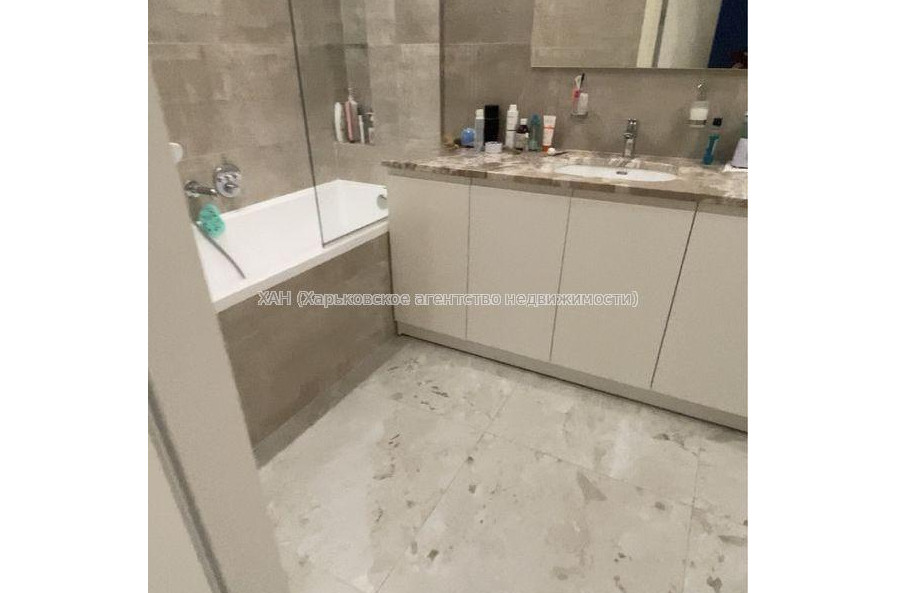 Продам квартиру, Клеменова Дача ул. , 3  ком., 103 м², авторский дизайн 
