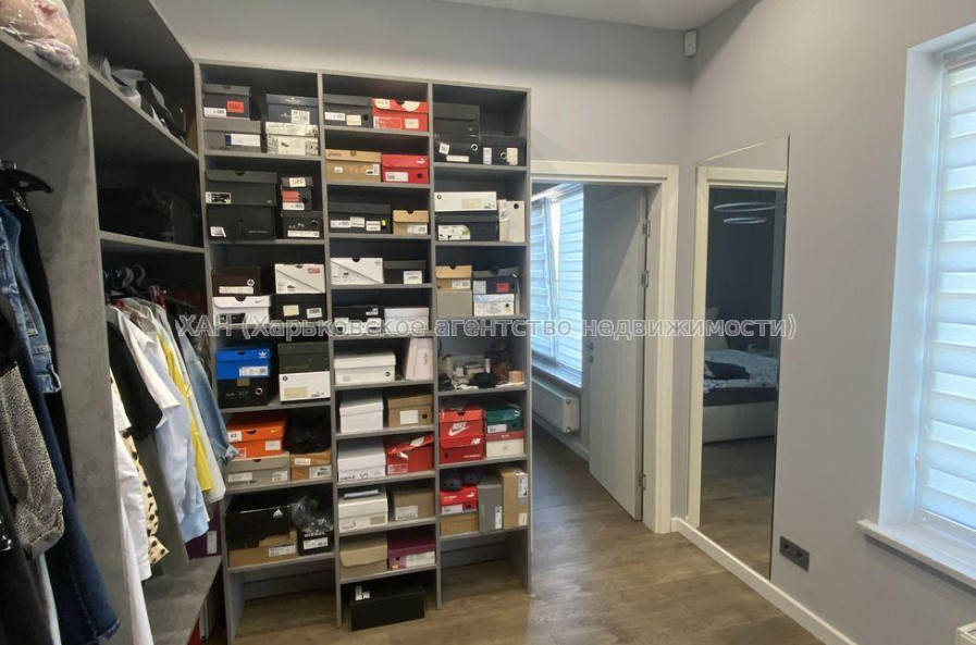 Продам квартиру, Клеменова Дача ул. , 3 кім., 103 м², авторский дизайн 