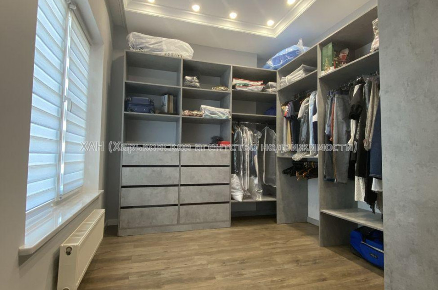 Продам квартиру, Клеменова Дача ул. , 3 кім., 103 м², авторский дизайн 