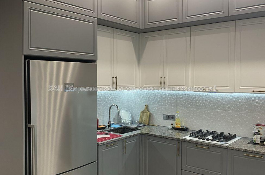 Продам квартиру, Клеменова Дача ул. , 3 кім., 103 м², авторский дизайн 