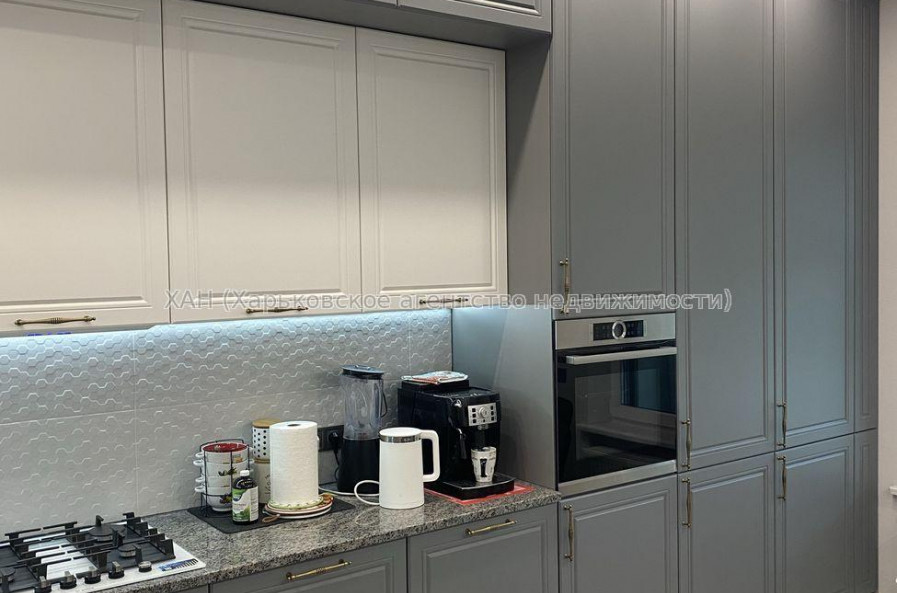 Продам квартиру, Клеменова Дача ул. , 3 кім., 103 м², авторский дизайн 