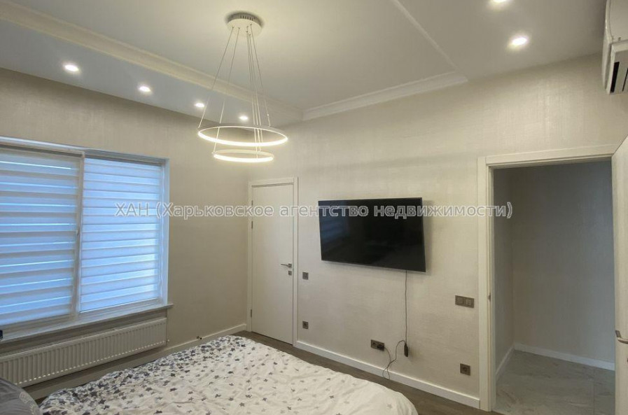 Продам квартиру, Клеменова Дача ул. , 3 кім., 103 м², авторский дизайн 