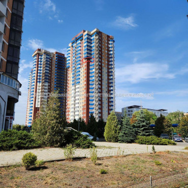 Продам квартиру, Науки просп. , 2  ком., 68.80 м², без отделочных работ 