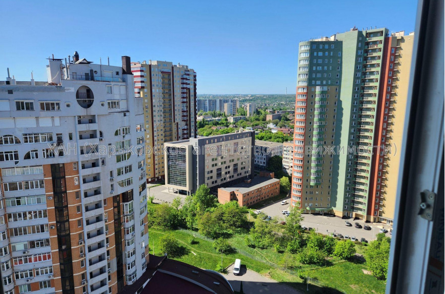 Продам квартиру, Науки просп. , 2 кім., 68.80 м², без отделочных работ 