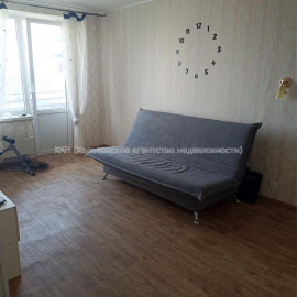 Продам квартиру, Старицкого ул. , 2 кім., 64 м², капитальный ремонт