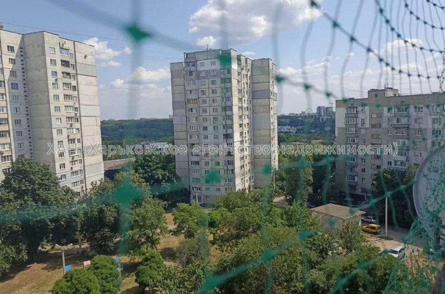 Продам квартиру, Старицкого ул. , 2  ком., 64 м², капитальный ремонт 